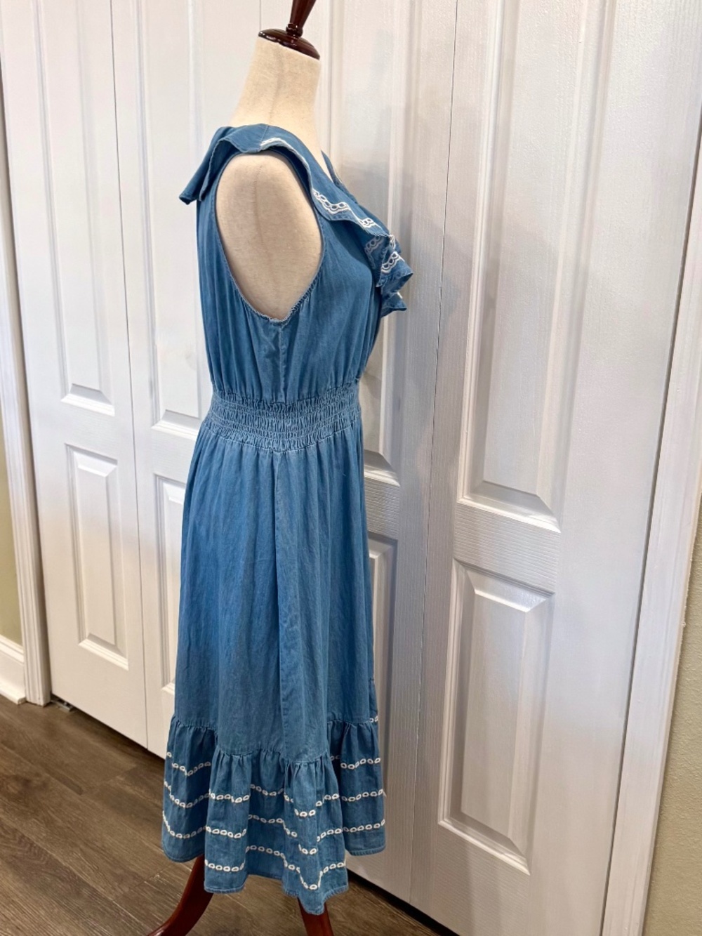 Woman's Size Lg Midi Dress by Cupio, 100% Cotton Denim Ruffled & Embroidered - Picture 6 of 8